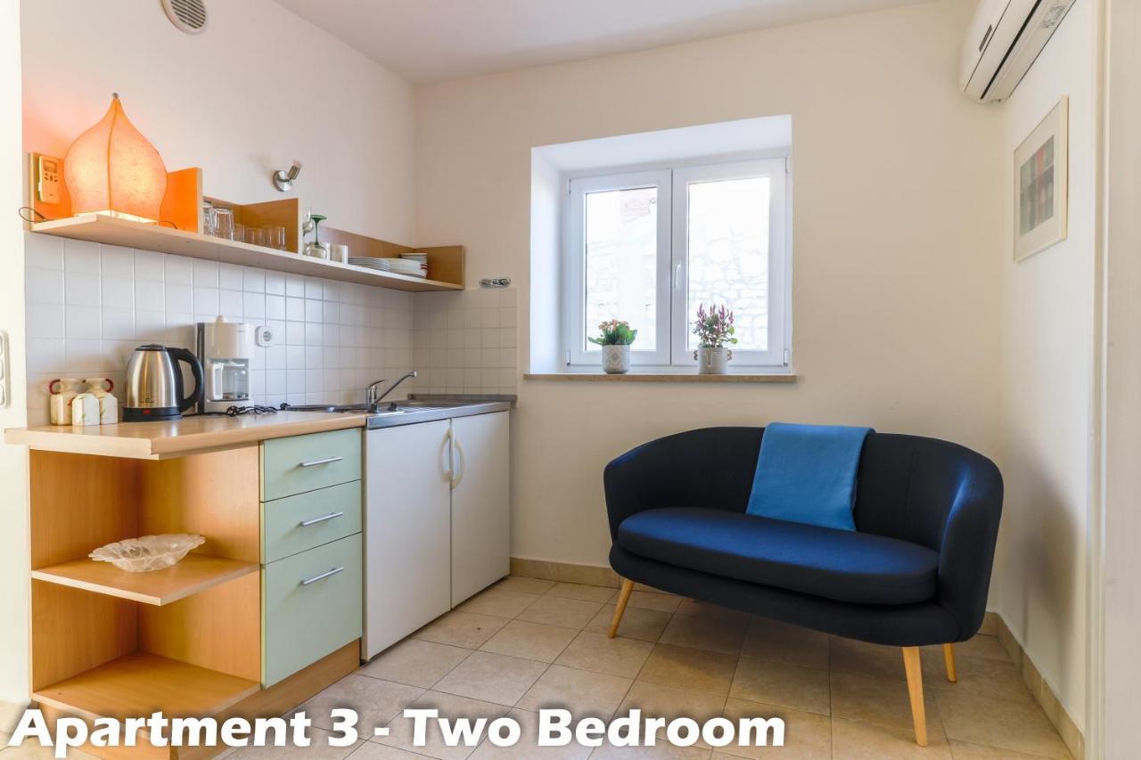 Art Apartments Vrsar Exterior photo