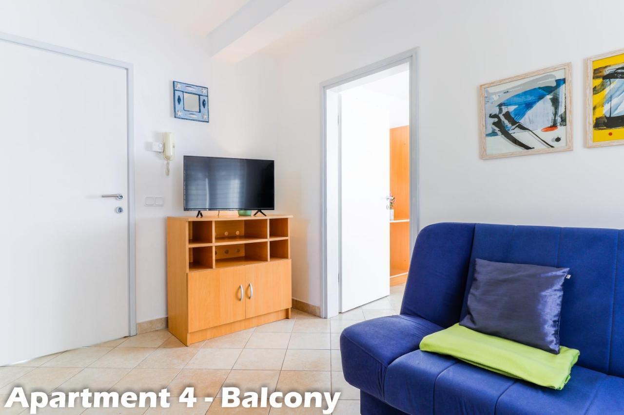 Art Apartments Vrsar Exterior photo