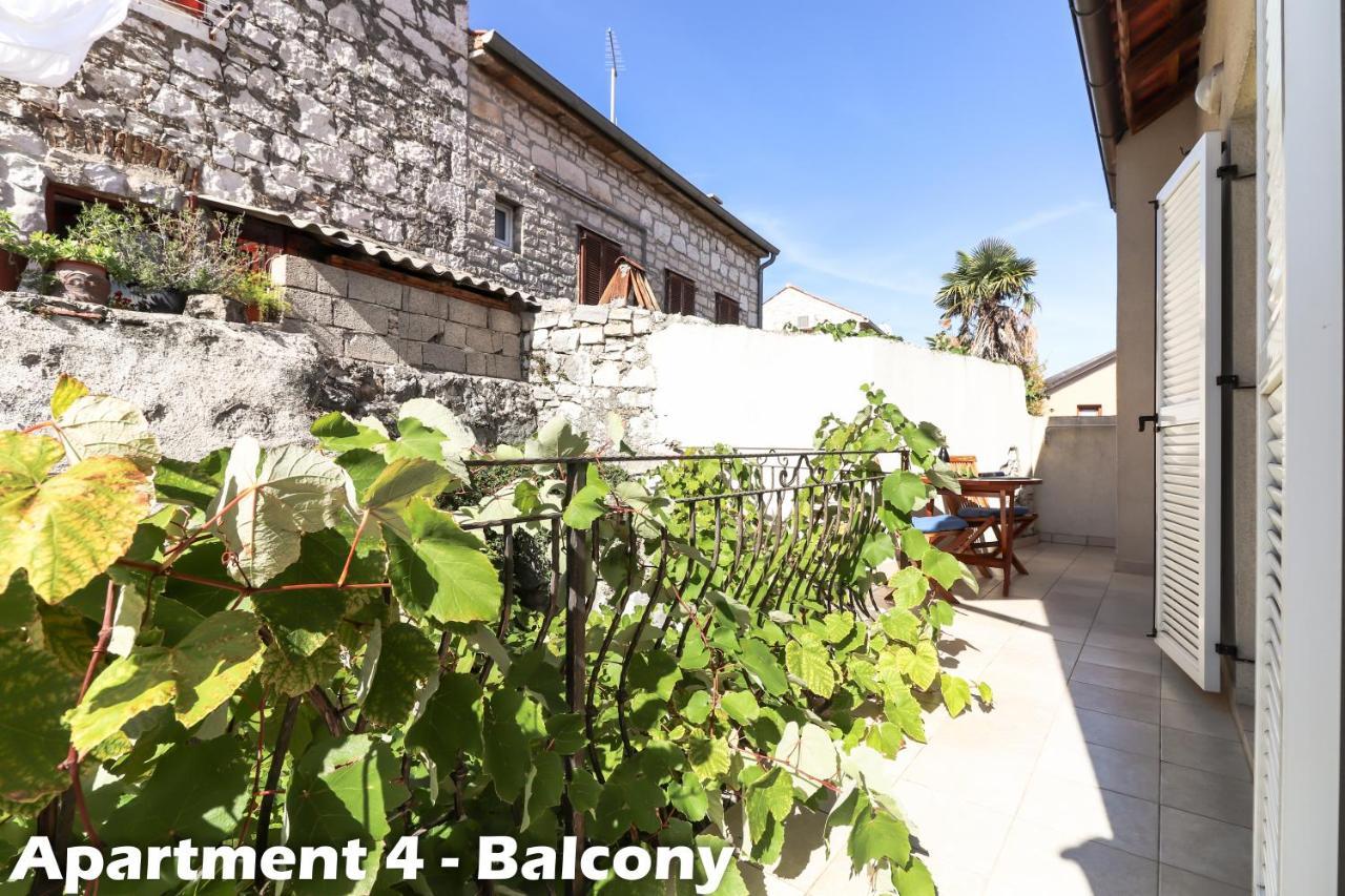 Art Apartments Vrsar Exterior photo